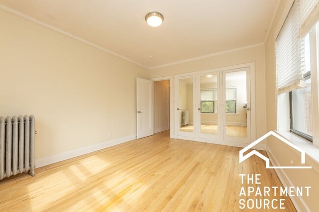 Building Photo - 209 Kedzie St