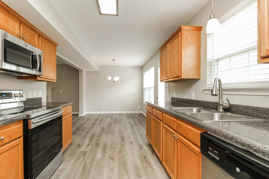 Building Photo - 1552 James Gafford Dr