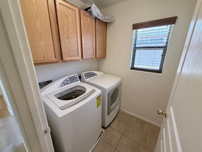 Building Photo - 3938 S Napa Ln