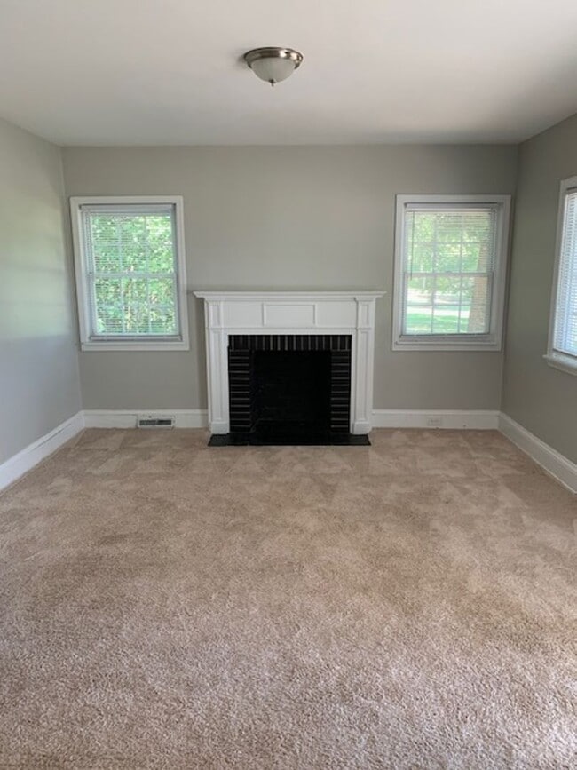 Building Photo - 1205 W Hwy 11