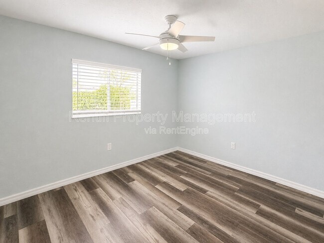 Building Photo - 8093 Country Rd