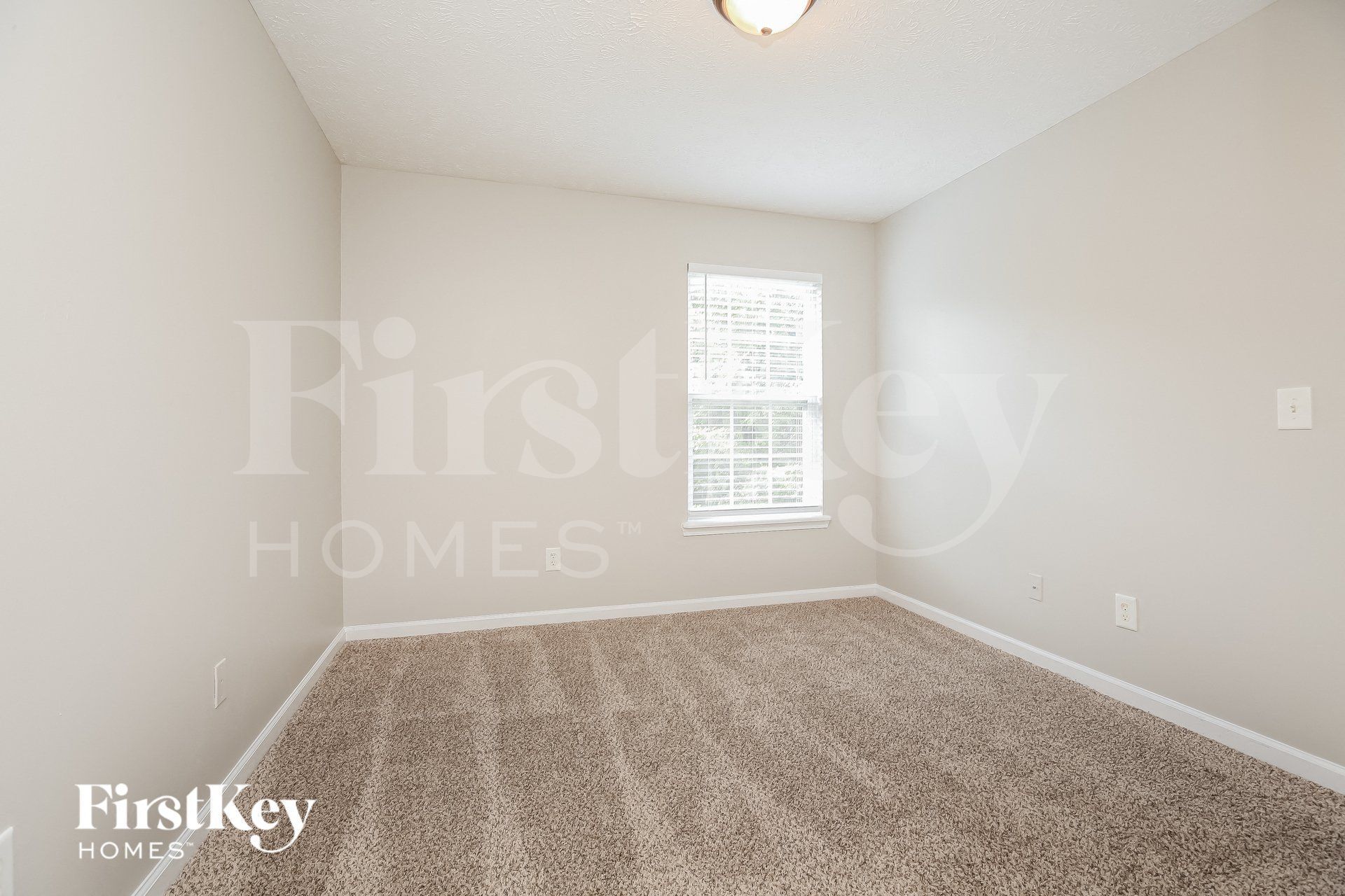 Building Photo - 1044 Lakewalk Dr