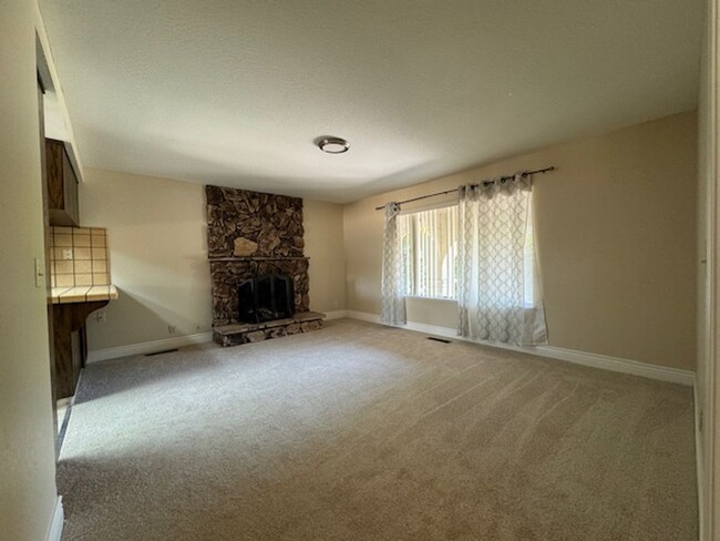 Building Photo - Coming Soon! Incredible 4-Bedroom Home in ...