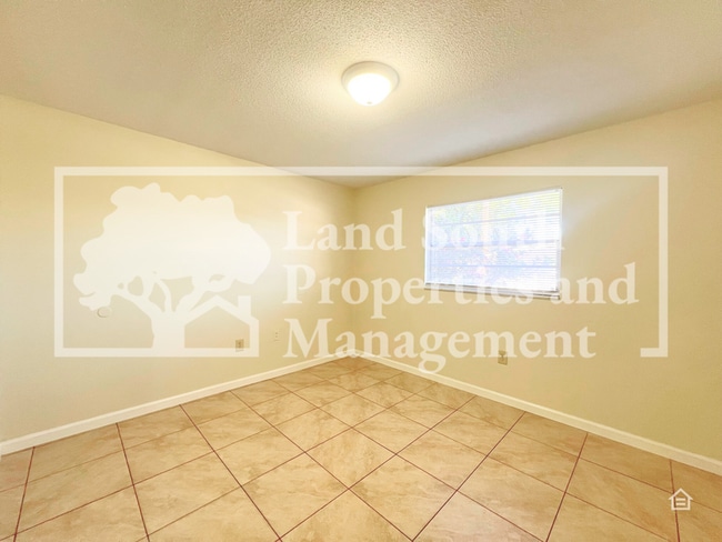 Building Photo - 713 Johnson Ave