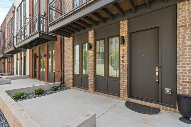 Building Photo - 1292 Chelsea Cir NW