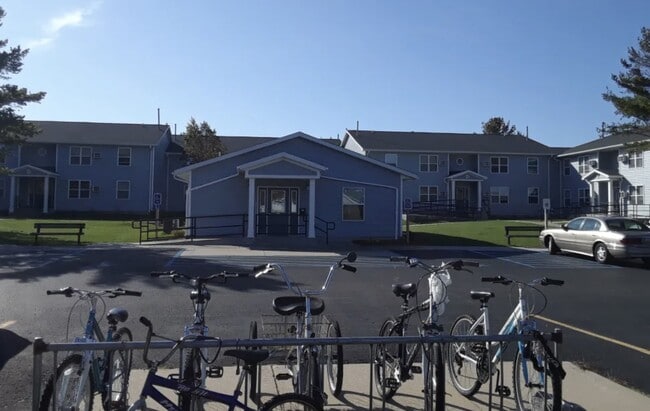 Building Photo - 701 Park Ave