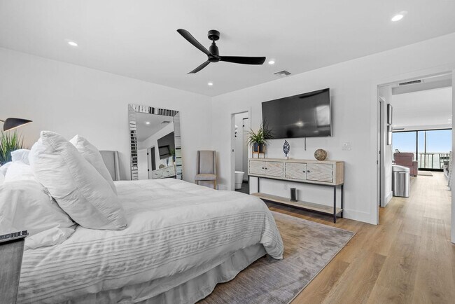 Building Photo - 3470 Carlsbad Blvd