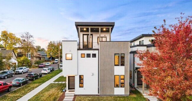 Building Photo - Beautiful 4 bedroom 3 bathroom property in Jefferson Park Denver