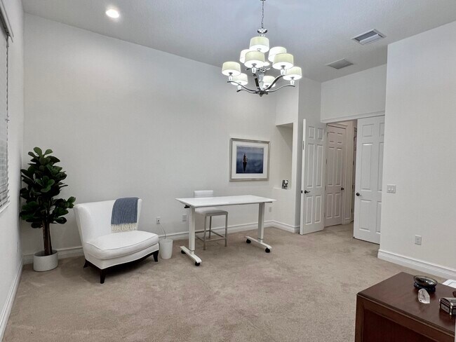 Building Photo - 16831 Pavilion Way