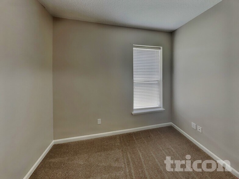 Building Photo - 12163 Georgia Oak Ct