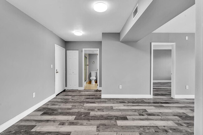 Building Photo - 4158 Inverrary Dr