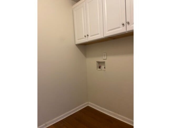 Building Photo - 50 Breezewood Dr