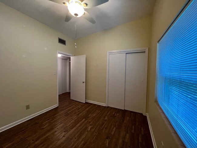 Building Photo - 2002 Chowkeebin Nene