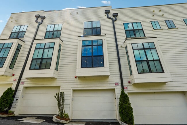 Building Photo - 75 Boulevard NE