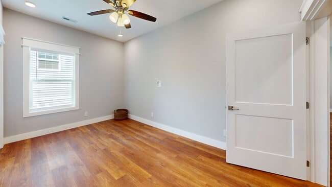 Building Photo - 1726 Forest Ave
