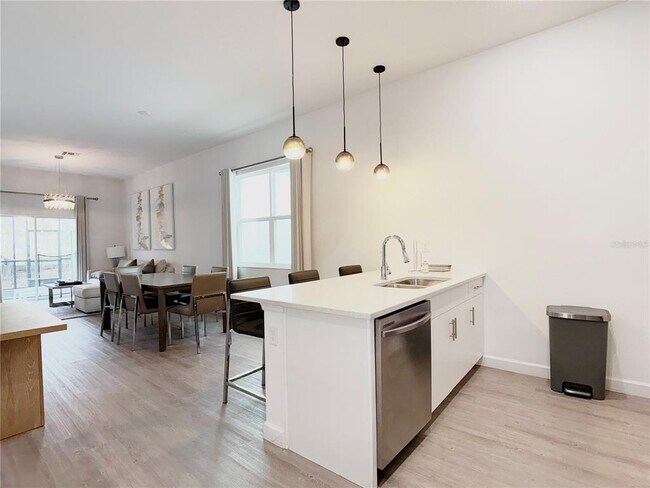 Building Photo - 332 Famagusta Dr