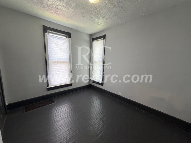Building Photo - 314 Porter-