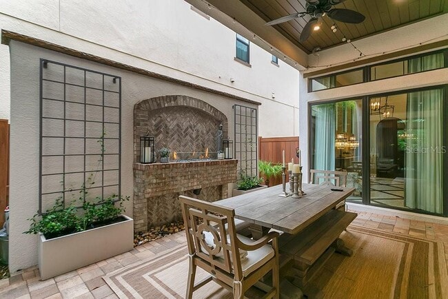 Building Photo - 8311 Via Vittoria Way