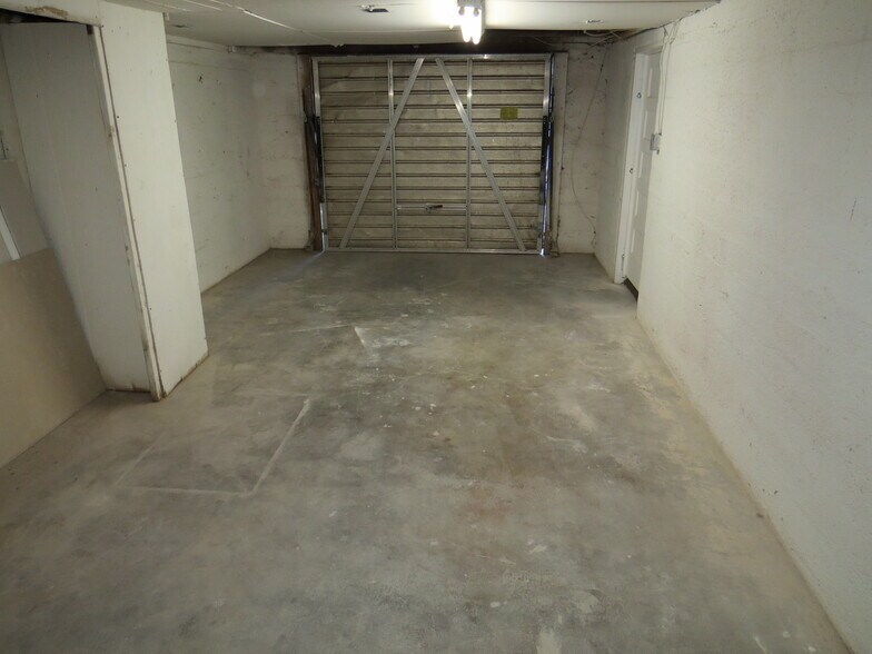 Building Photo - 16726 Forrest Ave