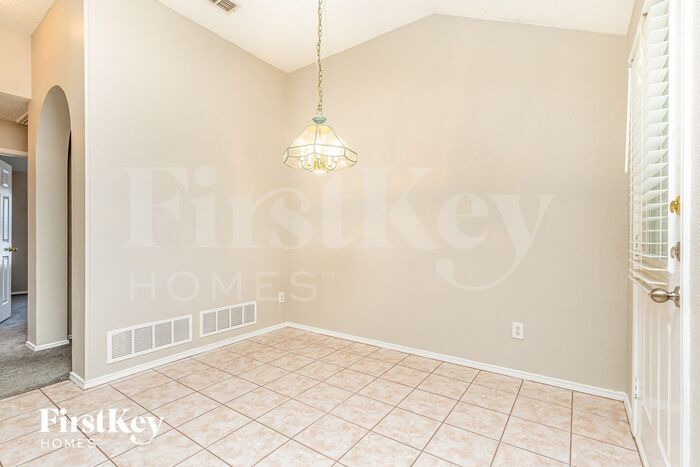 Building Photo - 4814 Red Birch Dr