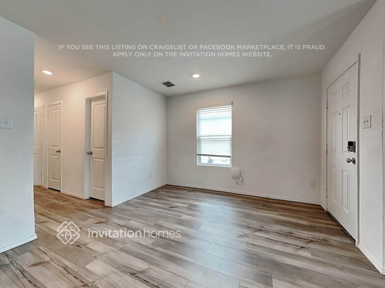Building Photo - 301 Br Vlg Wy