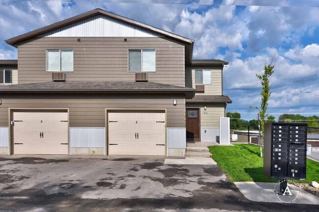 Building Photo - 2070 Gold Ave