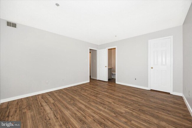 Building Photo - 615 Himes Ave