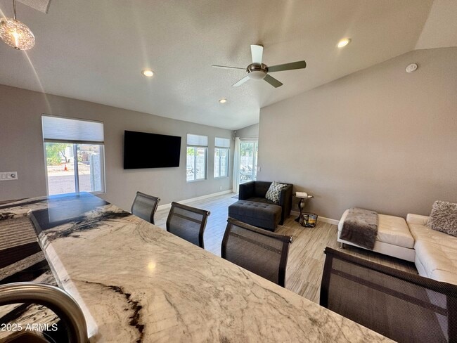 Building Photo - 8835 W Michelle Dr