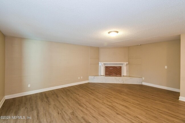 Building Photo - 7215 Sharbeth Dr S