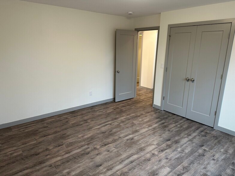 Primary bedroom - 4249 King Mountain Rd