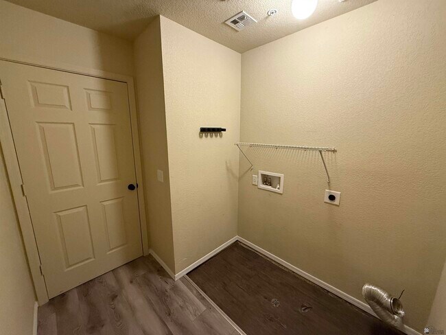 Building Photo - 7375 E 39th St