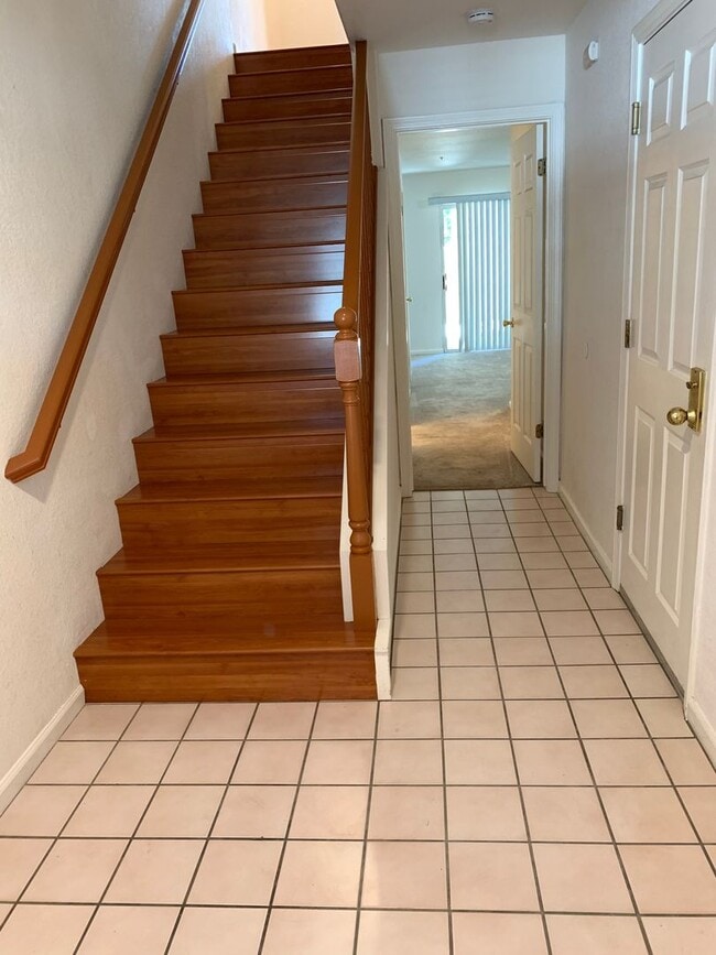 Building Photo - Rarely available townhouse in Farallon Isl...
