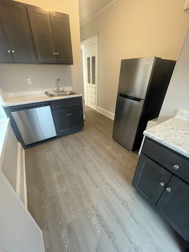 Building Photo - Avl NOW - No Fee! Modern 1BR apartment in Allston!