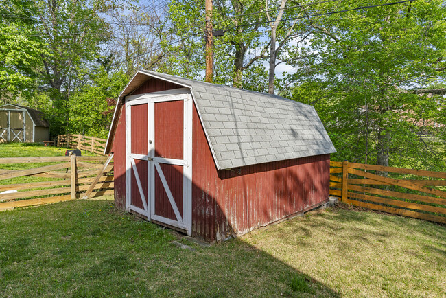Building Photo - 2023 Rollingwood Rd