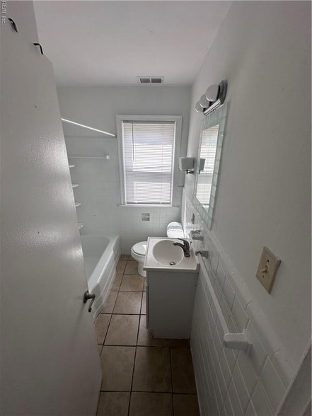 Building Photo - 2939 Marne Ave