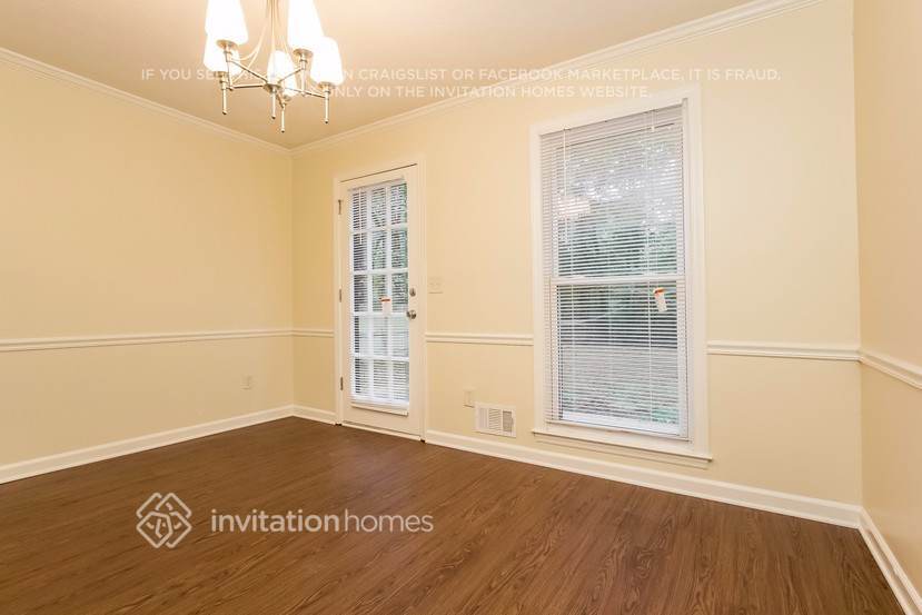 Building Photo - 945 Daisy Ct NW