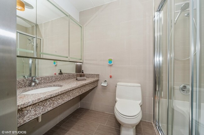 Building Photo - 700 Sheridan Rd