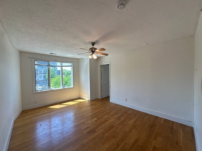 Building Photo - 604 Dorchester Ave