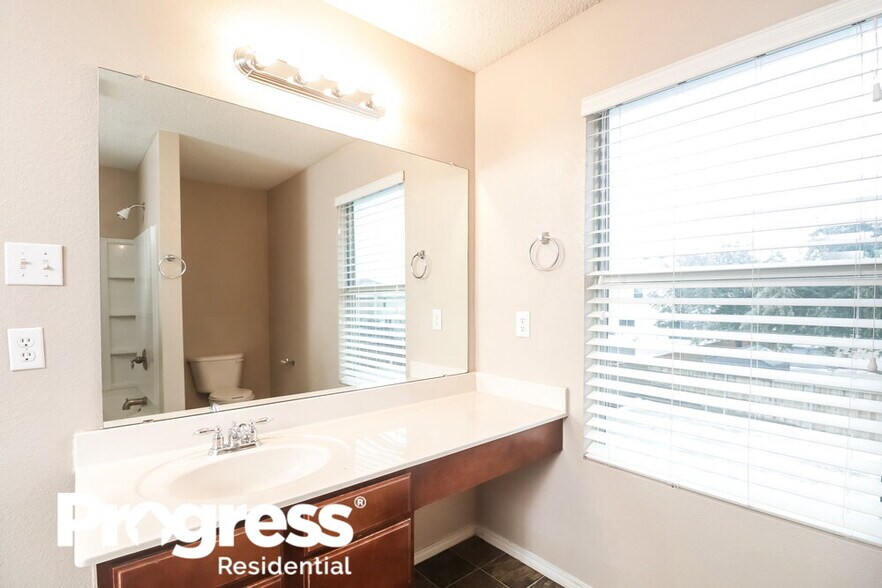 Building Photo - 317 Blairwood Dr