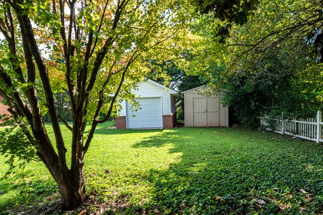Building Photo - 1719 Scenic Dr