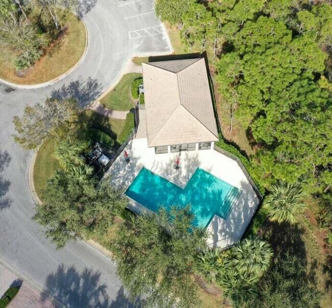 Building Photo - 7032 Willow Pine Way