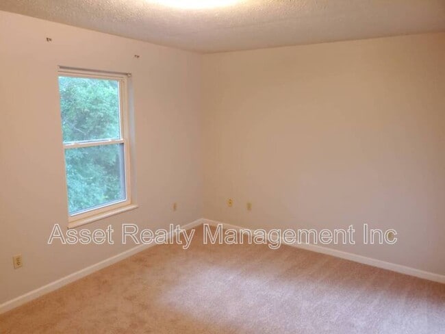 Building Photo - 1058 Martha Glass Dr