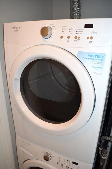 Building Photo - 5 Sudan St