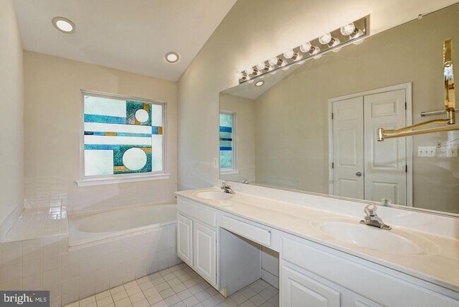 Building Photo - 6563 McKenna Way