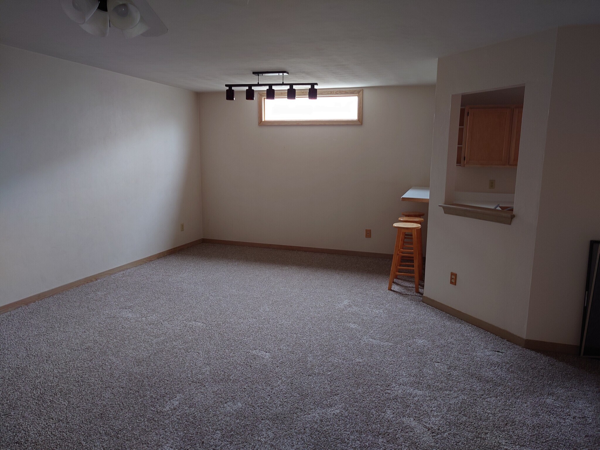 Building Photo - 2304 Merry Oaks Ct