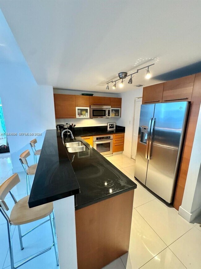 Building Photo - 253 NE 2nd St