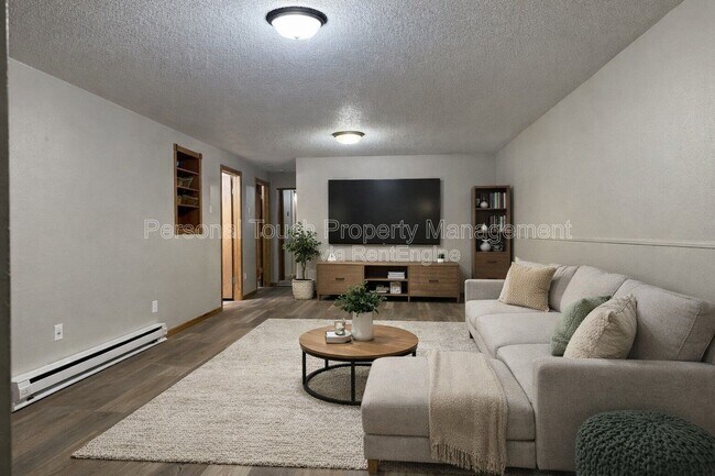 Building Photo - 2736-33 1/2 33 1/2 Ave S