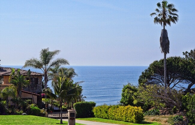 Building Photo - 1804 Paseo Del Mar