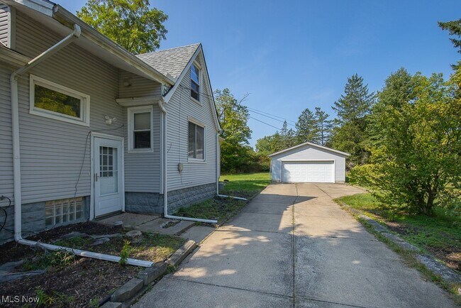 Building Photo - 3702 Avondale Rd