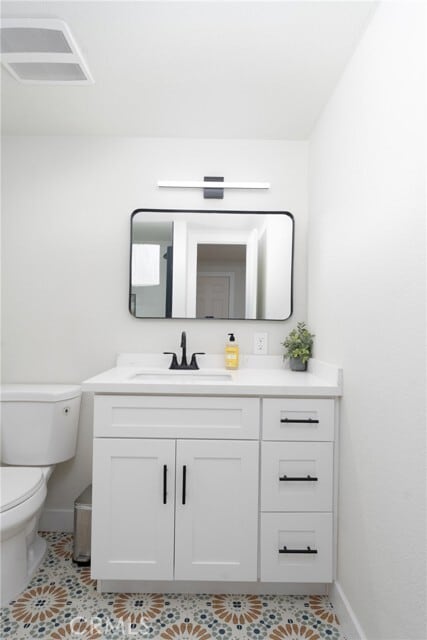 Building Photo - 1043 E Palmyra Ave